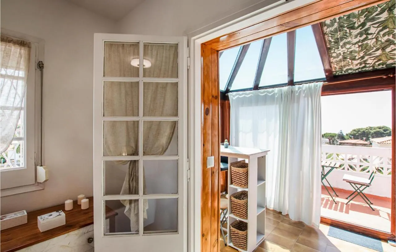 Lovely Home In Alella With Kitchen