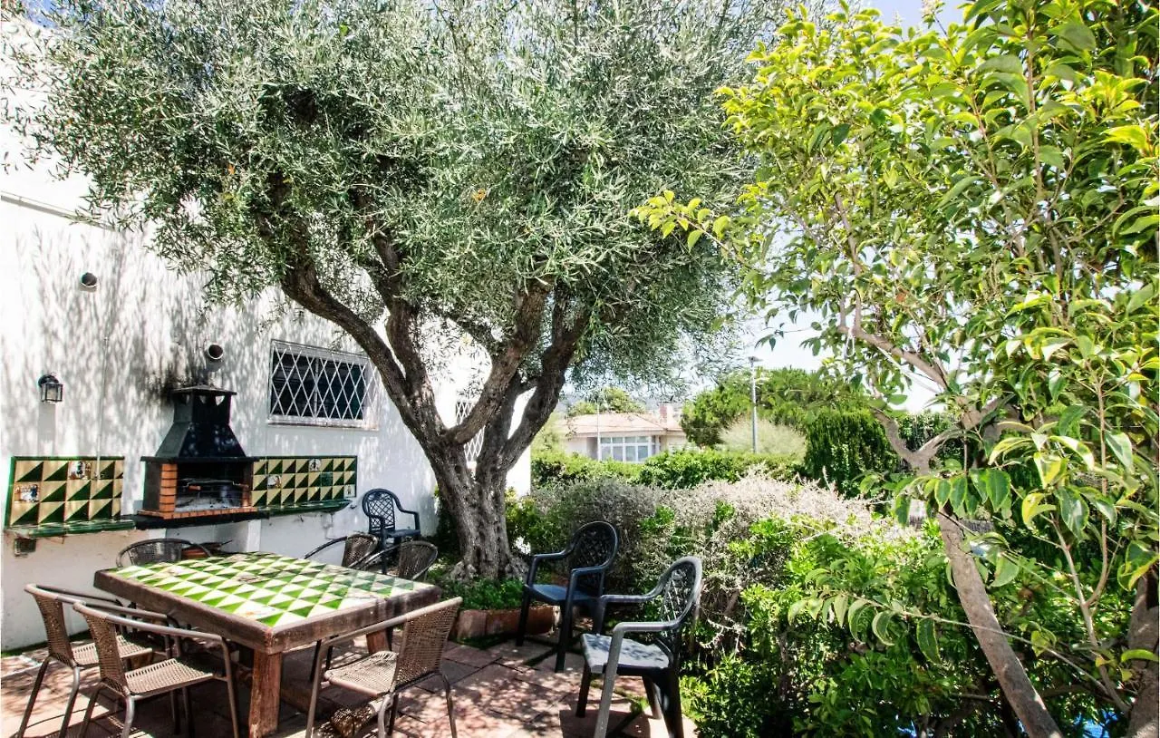 Lovely Home In Alella With Kitchen